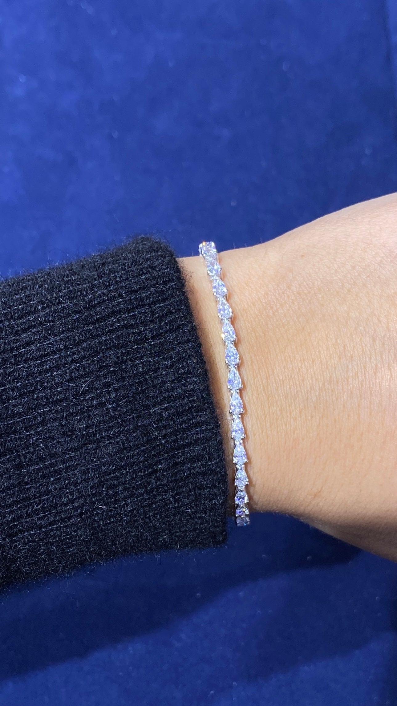Pear Shaped Diamond Tennis Bracelet in 14K White Gold