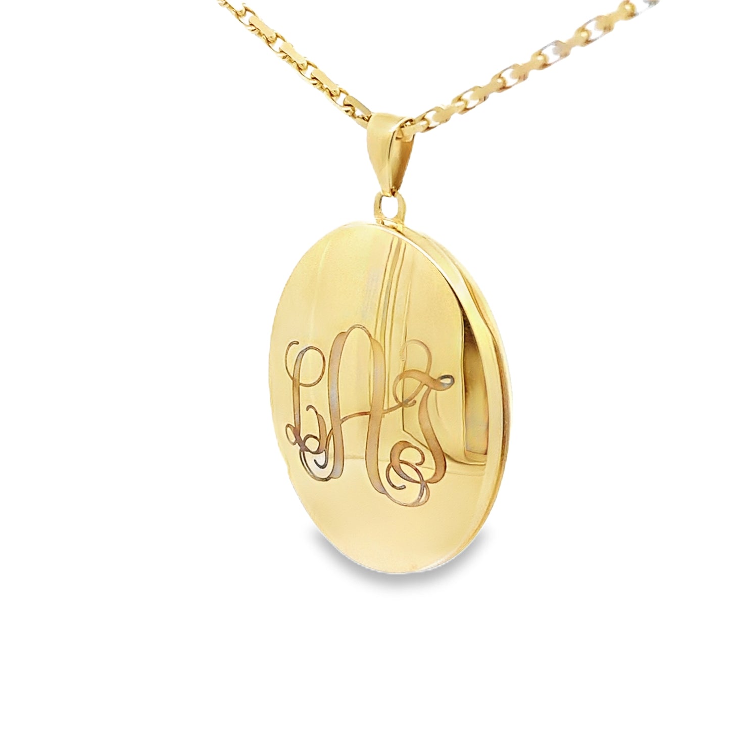 Engraved Locket in 14K Yellow Gold