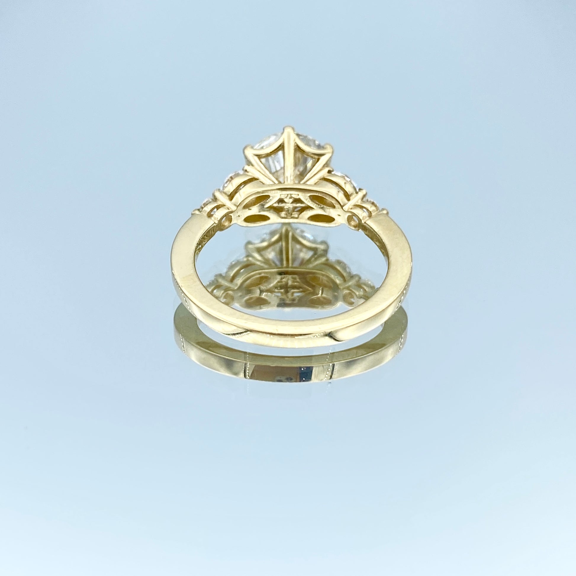 Lab Grown Round Brilliant-Cut Diamond Engagement Ring in 14K Yellow Ring - L and L Jewelry