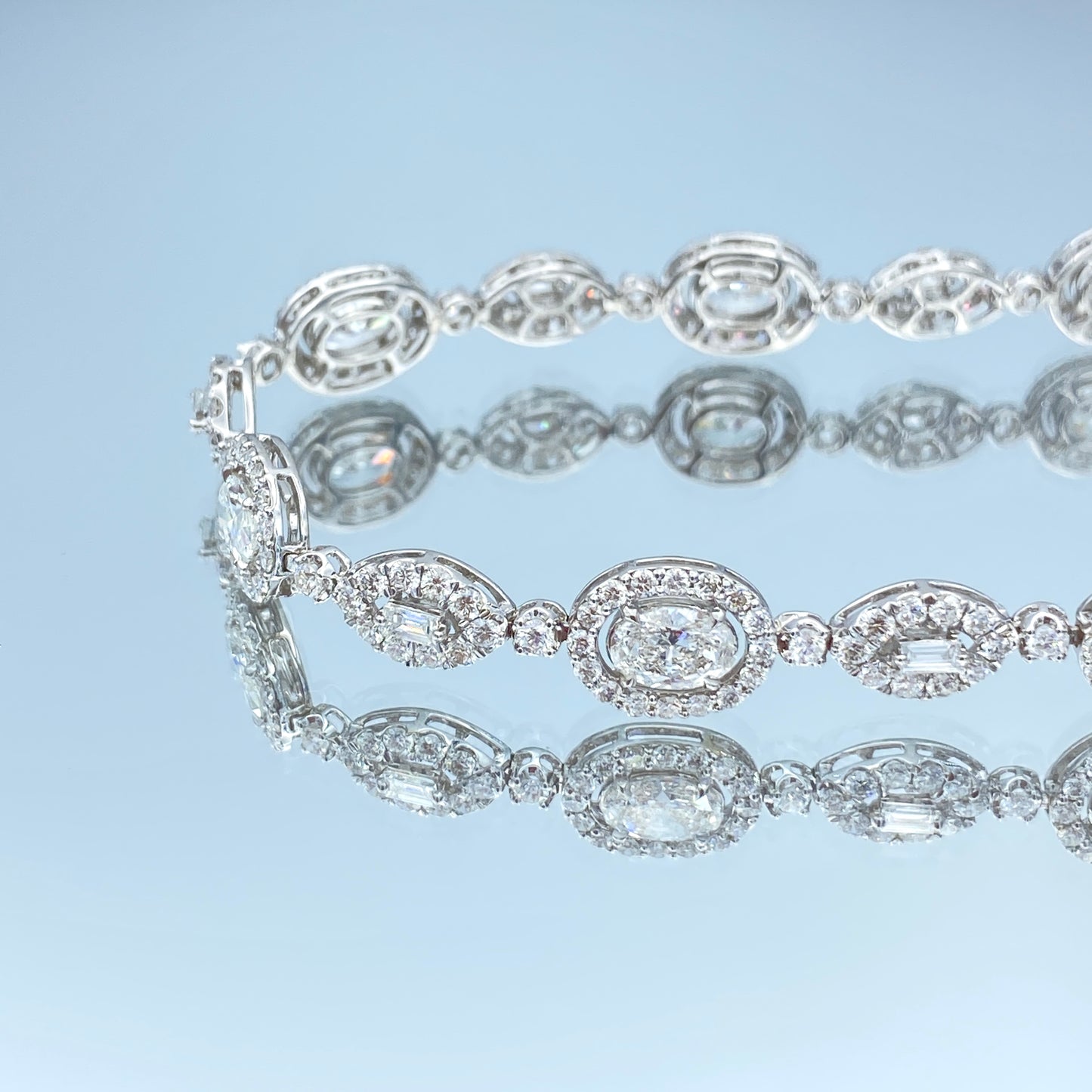 Diamond Halo Bracelet in 18K White Gold - L and L Jewelry