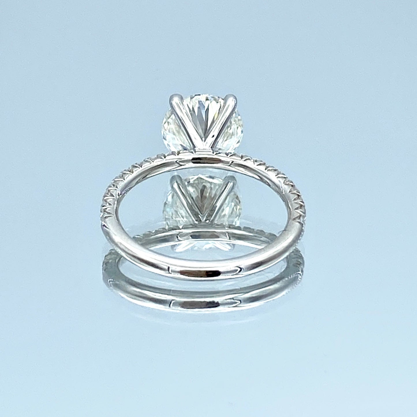 Round-Cut Diamond Engagement Ring in Platinum - L and L Jewelry