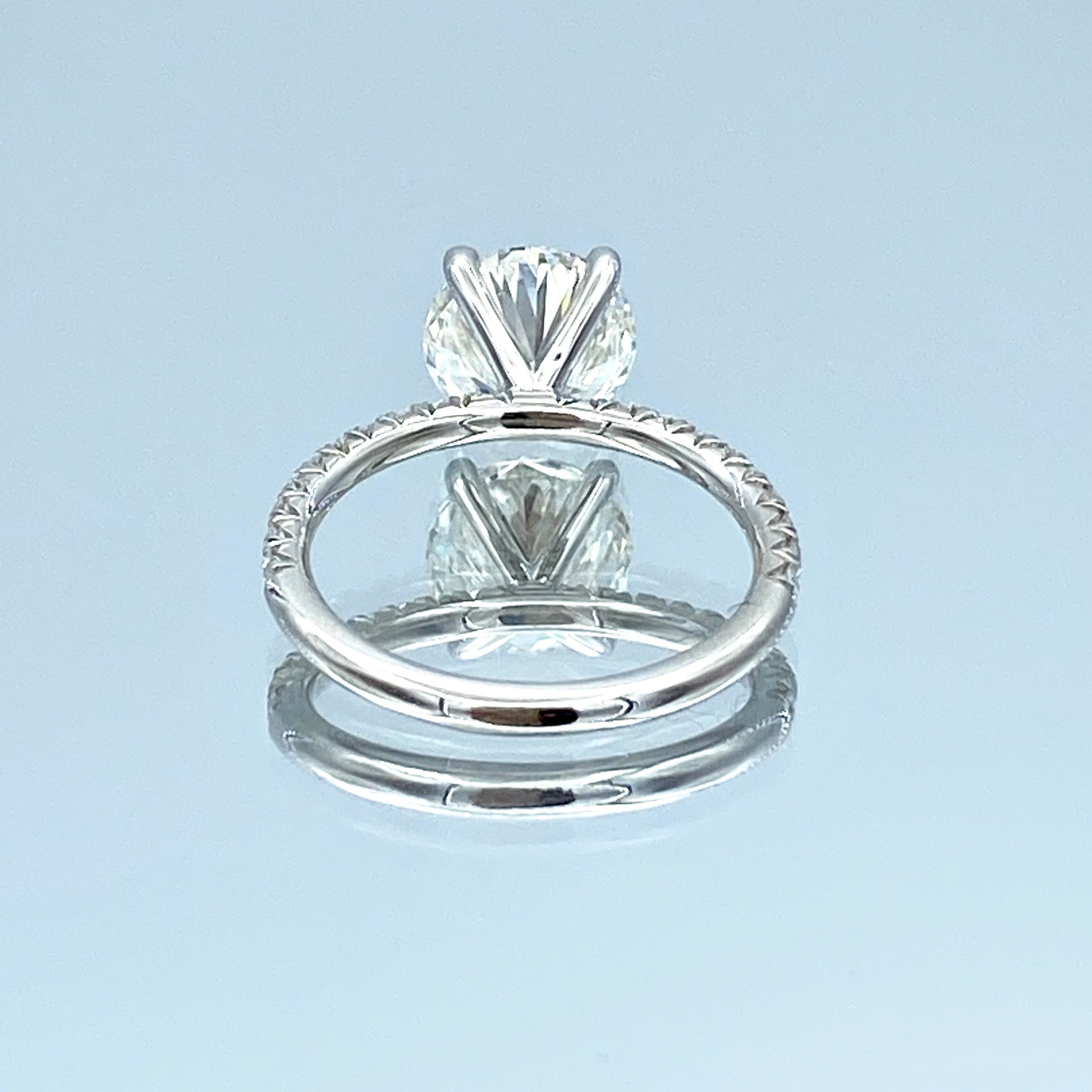 Round-Cut Diamond Engagement Ring in Platinum - L and L Jewelry