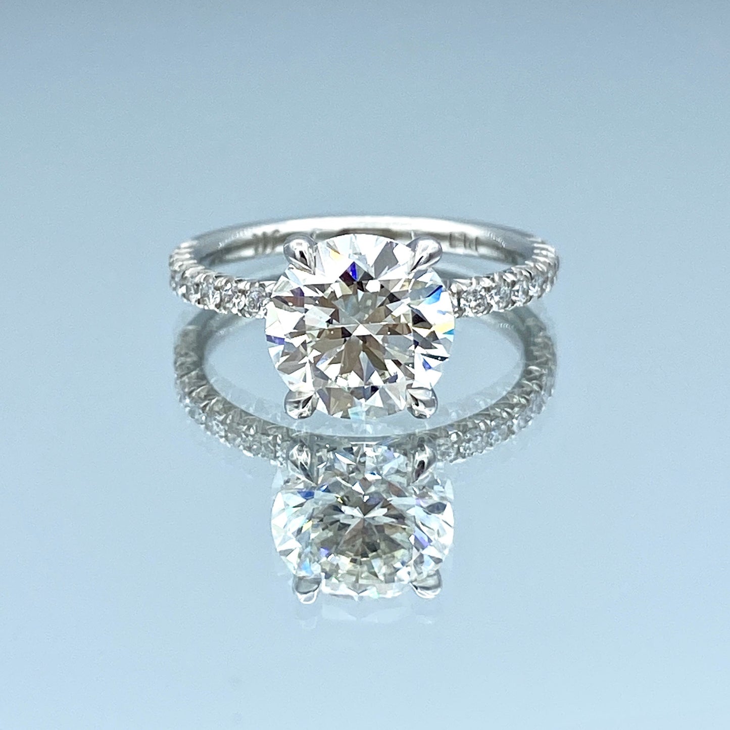 Round Brilliant-Cut Diamond Engagement Ring in Platinum - L and L Jewelry