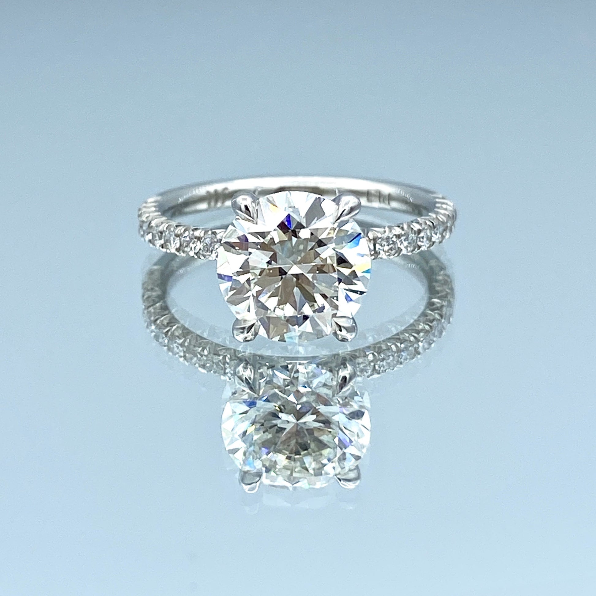 Round Brilliant-Cut Diamond Engagement Ring in Platinum - L and L Jewelry