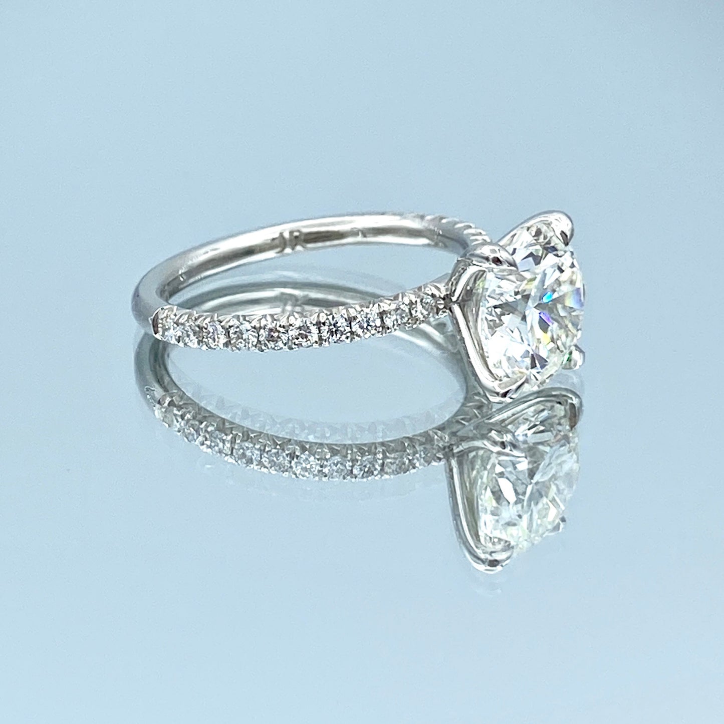 Round Brilliant-Cut Diamond Engagement Ring in Platinum - L and L Jewelry