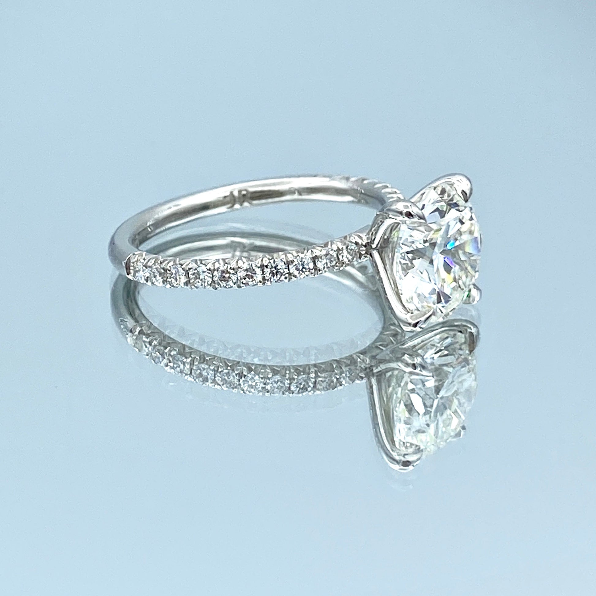 Round Brilliant-Cut Diamond Engagement Ring in Platinum - L and L Jewelry