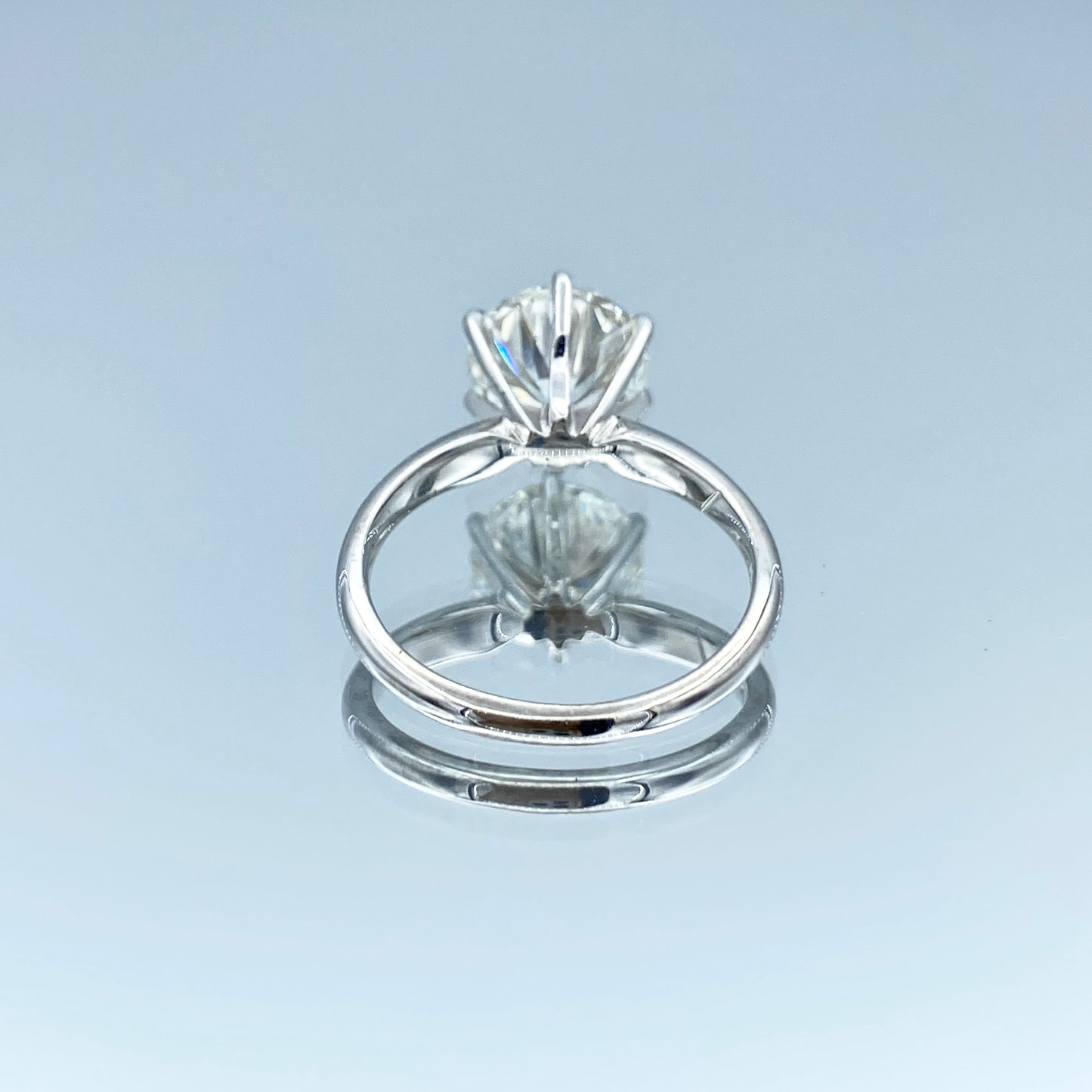 Solitaire Round Brilliant-Cut Diamond Engagement Ring in Platinum - L and L Jewelry