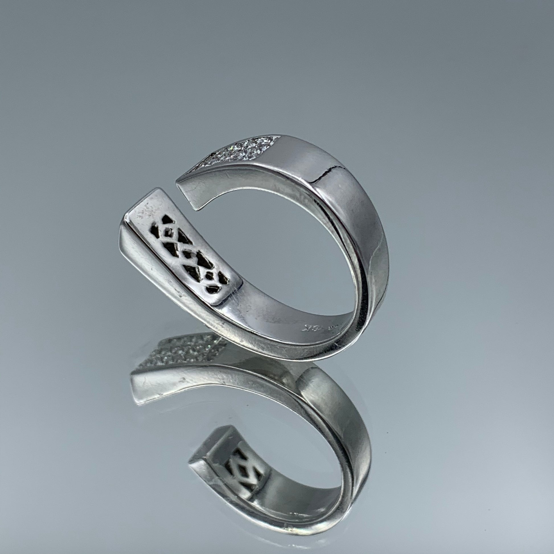 Invisible Set Princess-Cut Diamond Cuff Ring in 18K White Gold - L and L Jewelry
