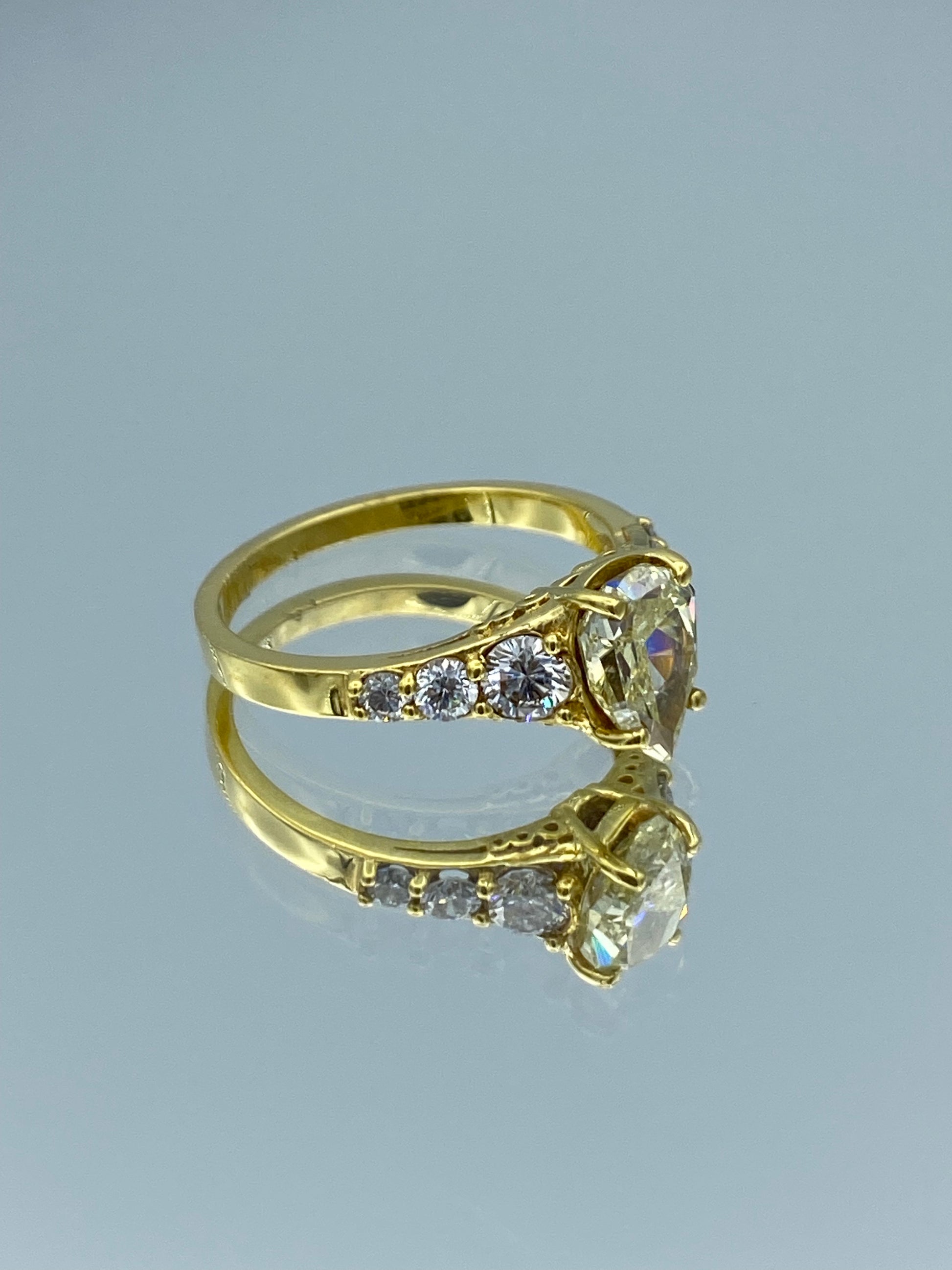 Pear-Shaped Diamond Engagement Ring in 18K Yellow Gold - L and L Jewelry