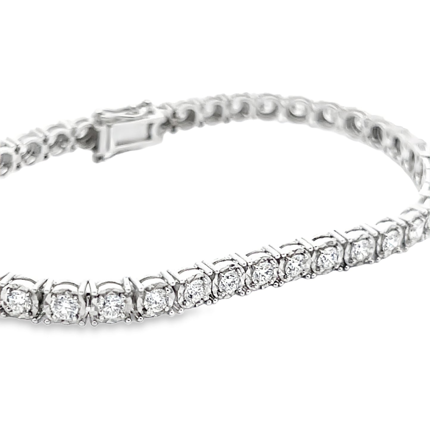 Illusion Set Diamond Tennis Bracelet in 14K Gold