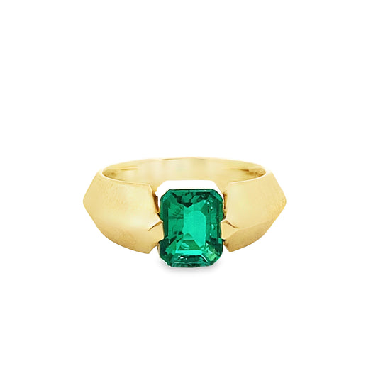 Emerald Men's Statement Ring in 18K Yellow Gold