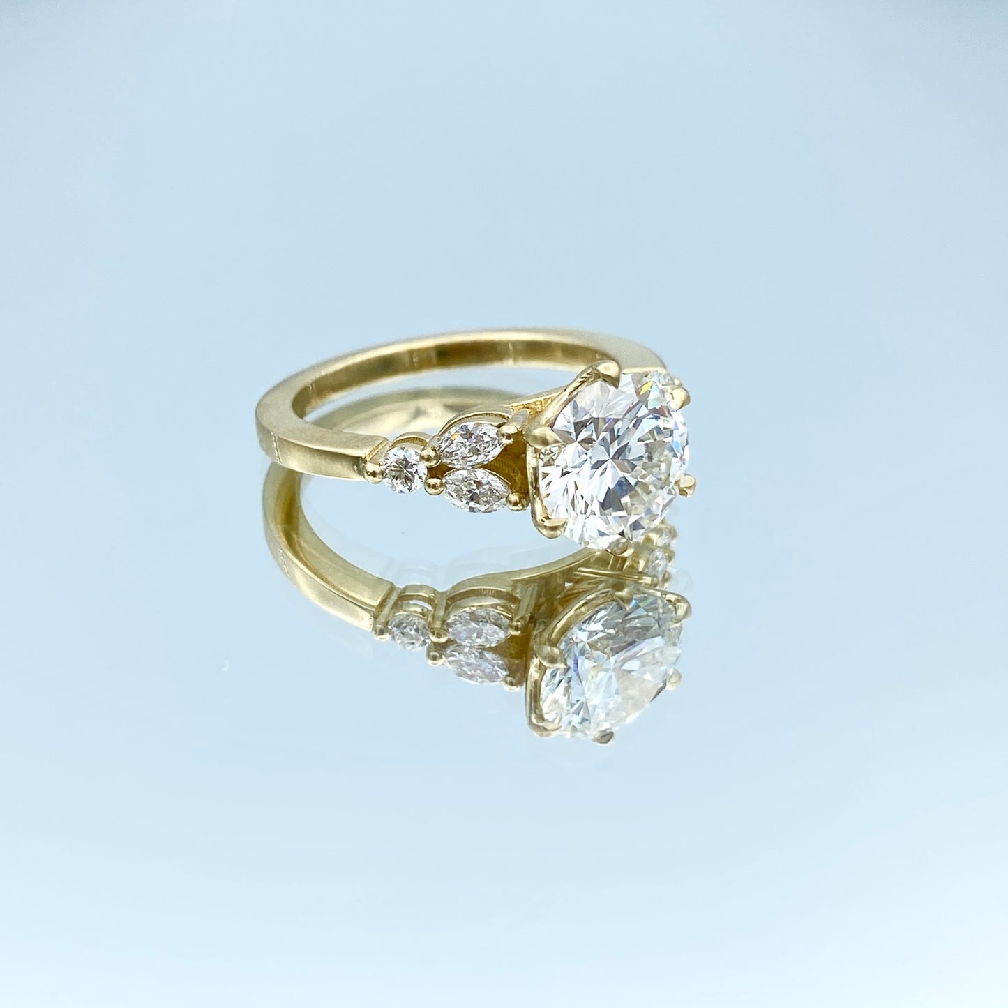 Lab Grown Round Brilliant-Cut Diamond Engagement Ring in 14K Yellow Ring - L and L Jewelry