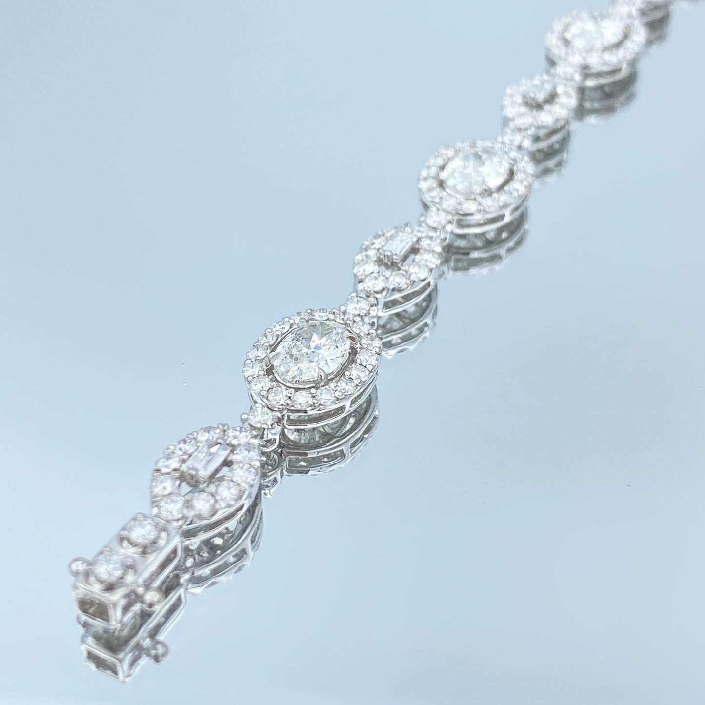Diamond Halo Bracelet in 18K White Gold - L and L Jewelry