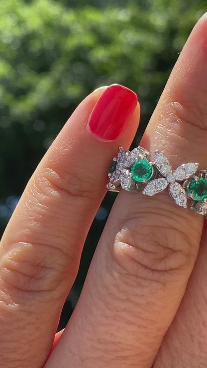 Xoxo Ring with Round Brilliant-Cut Emerald and Diamond in 14K White Gold