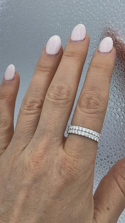 Round Brilliant-Cut Diamonds Eternity Ring in 14K White Gold