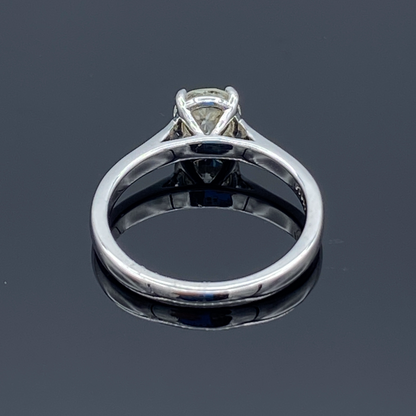 Round-Cut Diamond Engagement Ring in Platinum - L and L Jewelry