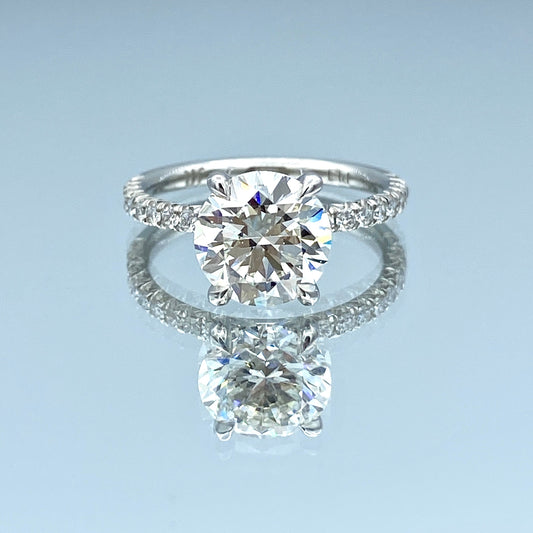 Round Brilliant-Cut Diamond Engagement Ring in Platinum - L and L Jewelry