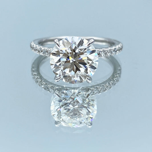 Round Brilliant-Cut Diamond Engagement Ring in Platinum - L and L Jewelry