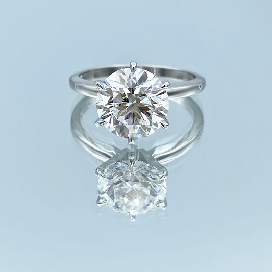 Round Brilliant-Cut Diamond Engagement Ring in Platinum - L and L Jewelry