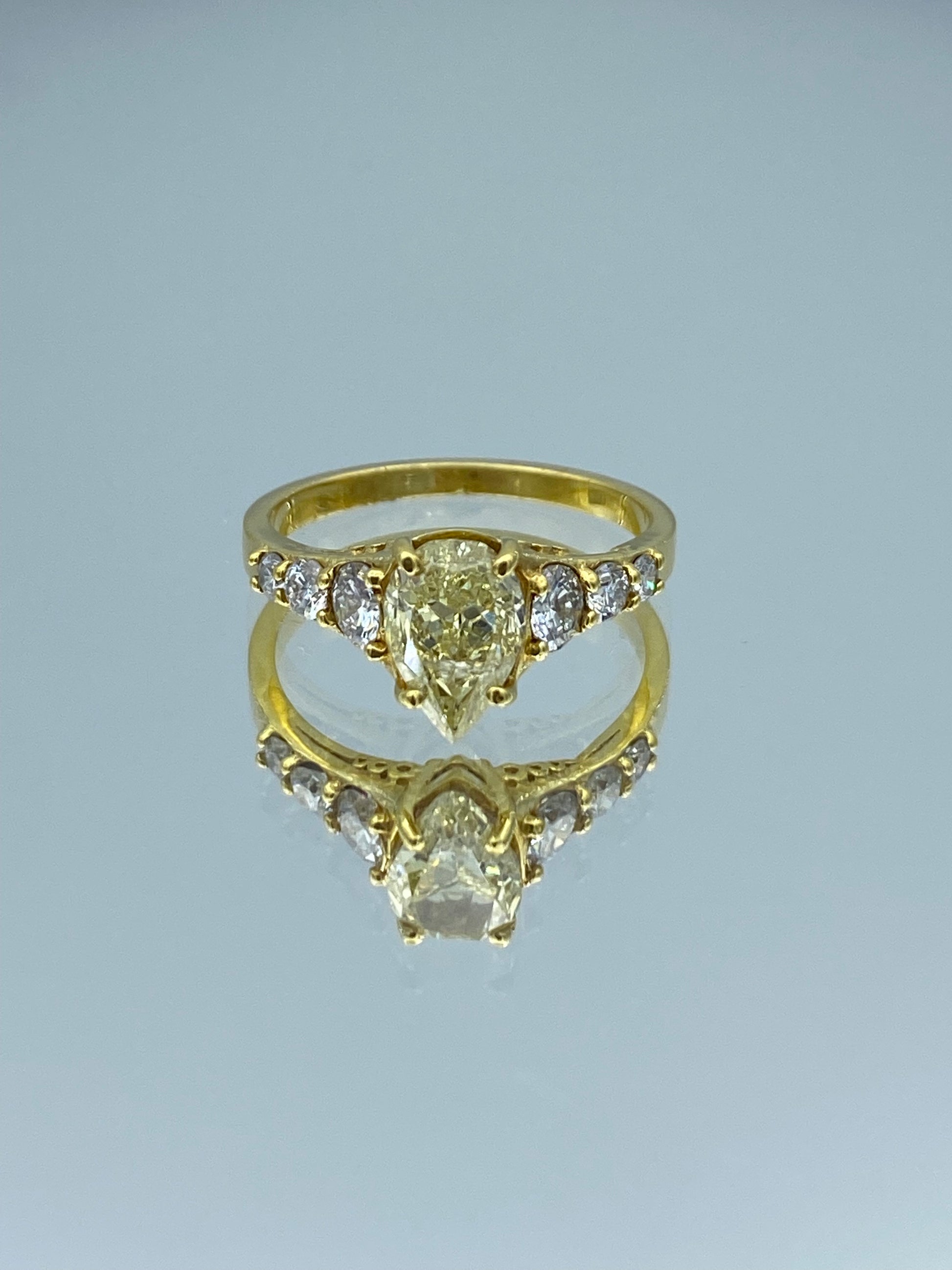 Pear-Shaped Diamond Engagement Ring in 18K Yellow Gold - L and L Jewelry