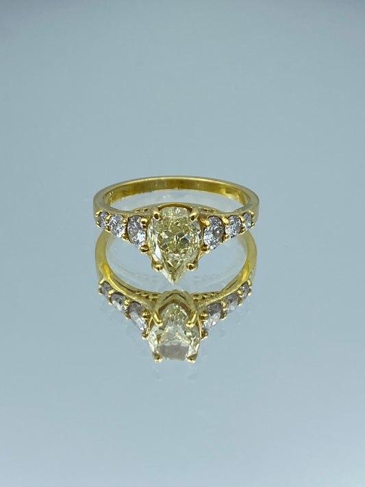 Pear-Shaped Diamond Engagement Ring in 18K Yellow Gold - L and L Jewelry