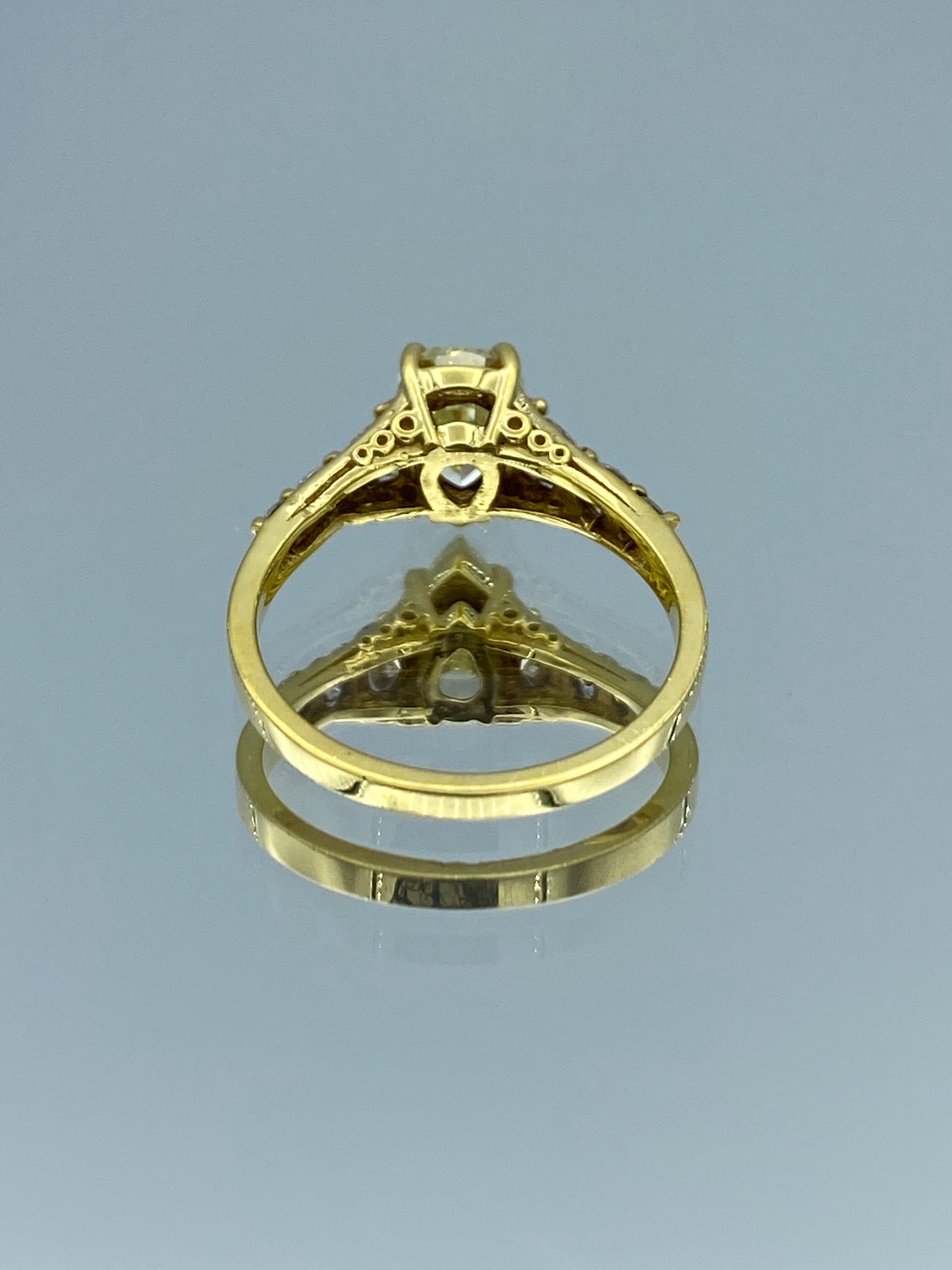 Pear-Shaped Diamond Engagement Ring in 18K Yellow Gold - L and L Jewelry